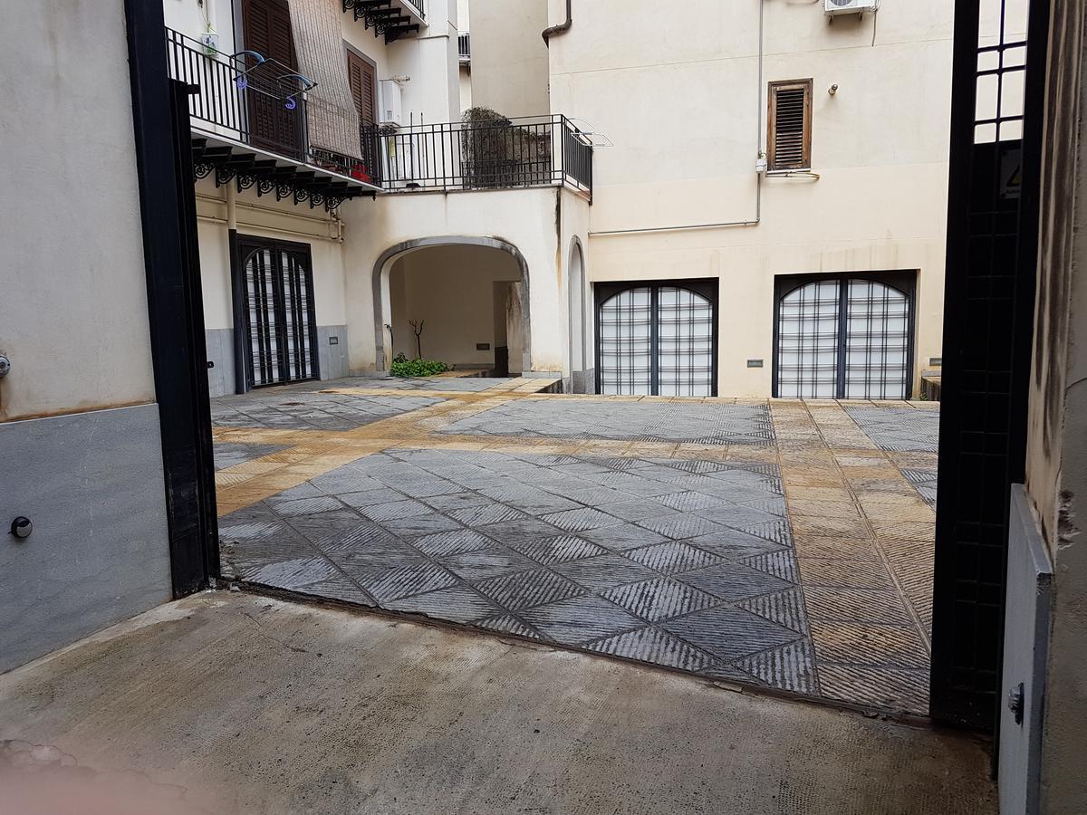 Bed & Parking Leilighet Palermo Eksteriør bilde
